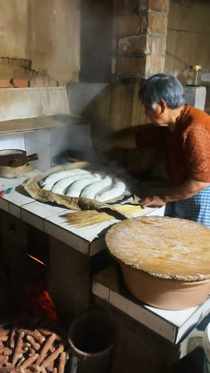烟火藏诗意，琐碎见温情