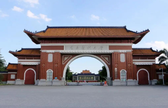 造谣“导师压榨致学生坠楼”，处罚不能止于封号