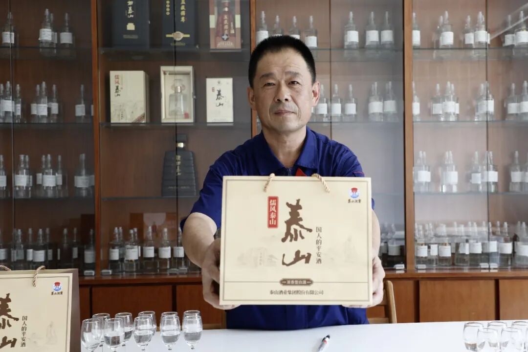 万米高空，爱有回声——泰山酒业携手山东航空打造“浓柔泰山·月满云端”中秋主题航班