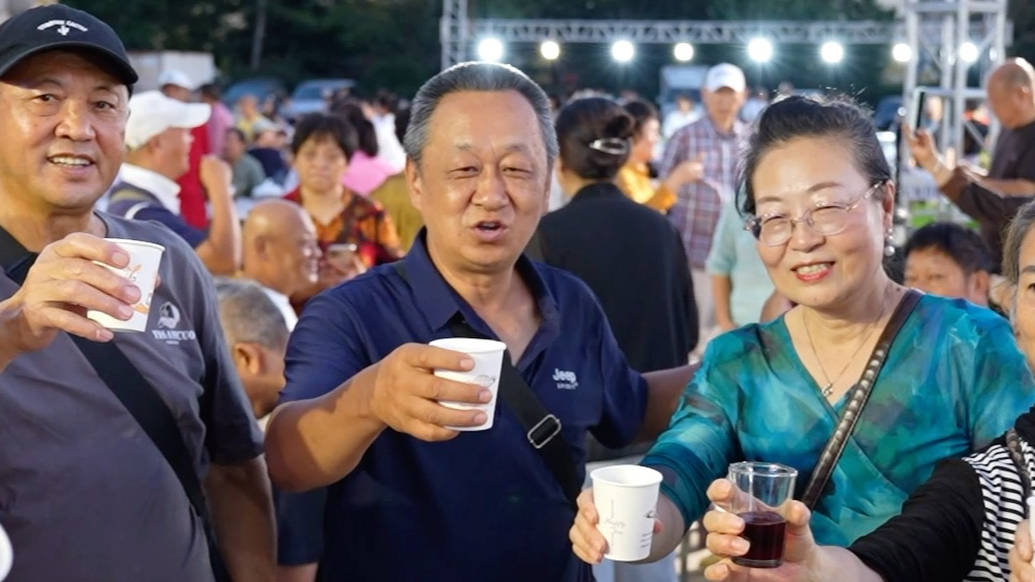 微纪录｜1600人的中秋宴，从一对“候鸟”的清晨开始