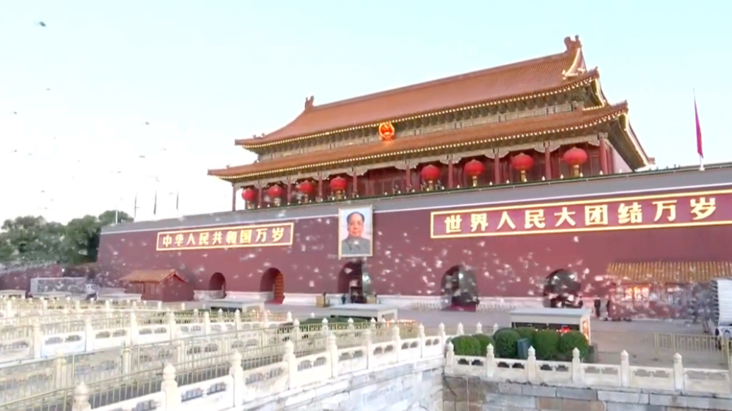 天安门放飞10000多只和平鸽，转发！祝福祖国！