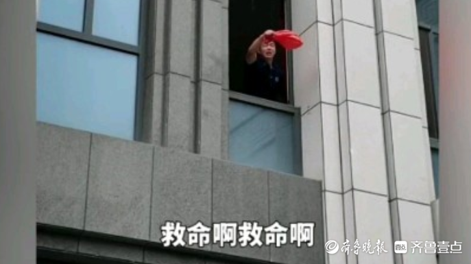 果然视频|在居民楼遭遇火情，跑还是躲？消防员的四句口诀请记好