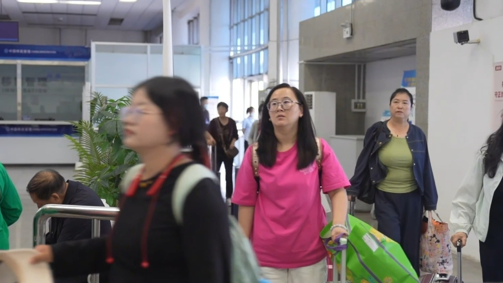 果然溜达|外国游客扎堆打卡山东，免签政策红利持续释放