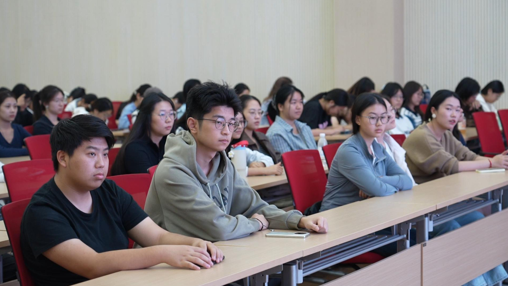 果然视频|“心灵驿站”公益讲座走进山东女子学院