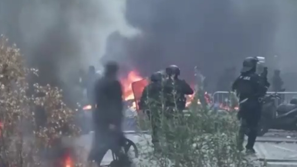 法国多地发生大规模抗议，千余人被捕