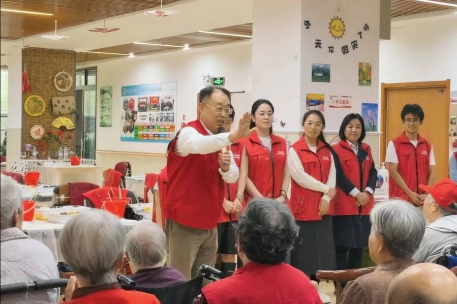城乡密布737家助老食堂，潍坊全面打造城区“一刻钟”养老圈