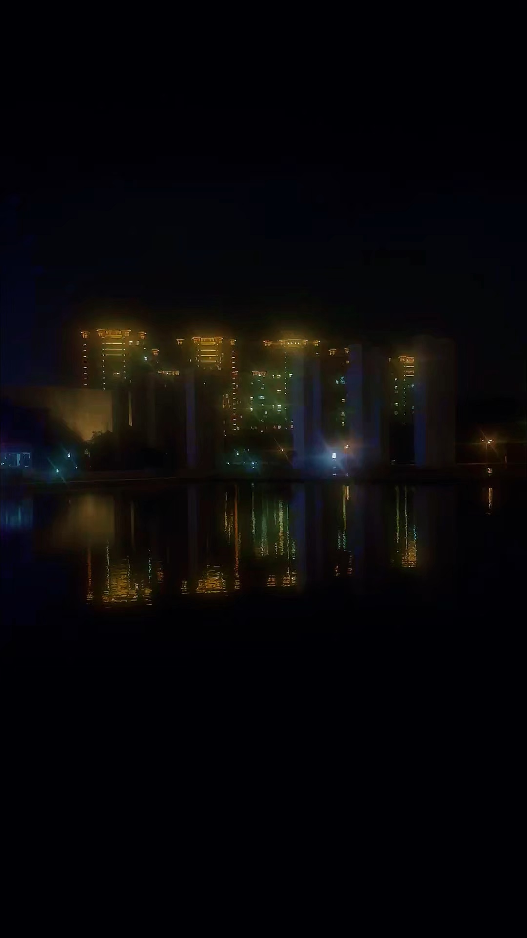 高楼衔夜