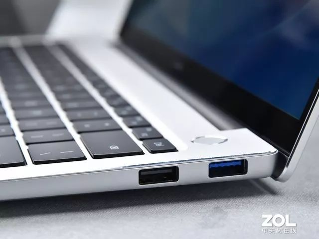 5mm耳麦二合一接口,hdmi,电源状态指