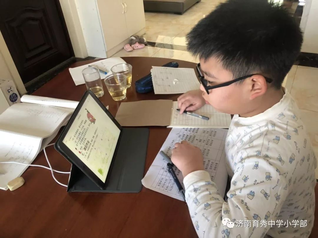 "云"课堂"云"体验,一起走进济南育秀中学小学部的"空中课堂"吧!