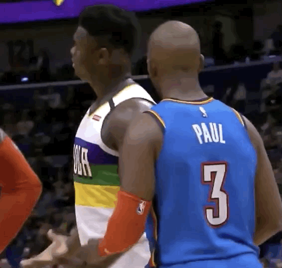 风中凌乱!哈特高举双手欲击掌,蔡恩径直走下完全无视