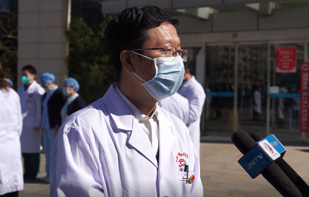 负责医疗救治的刘风林副院长介绍患者整体