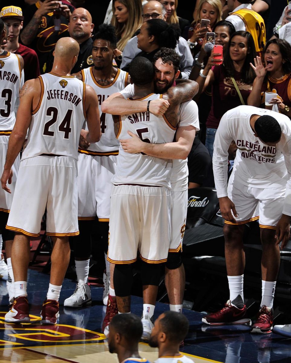 骑士官方晒图回顾16年总决赛g6:最美妙二字,抢七