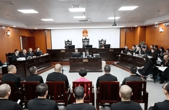 东莞虎门这个恶势力团伙宣判,首犯被判19年半,罚960万元!