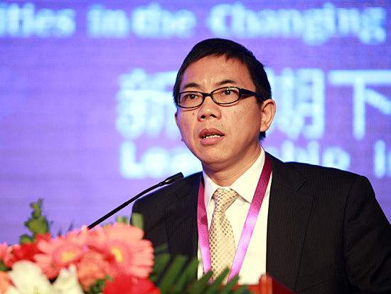 彭文生:数字经济时代要有最完整的信息披露,避免银行和金融市场混业