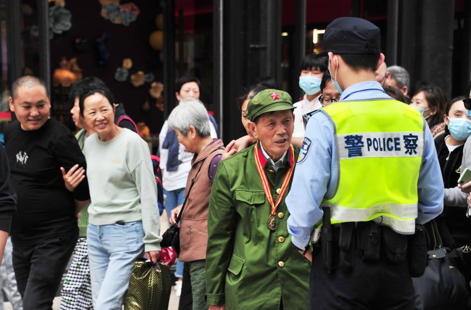 110警察節今天,致敬忠誠與正義的人民衛士!