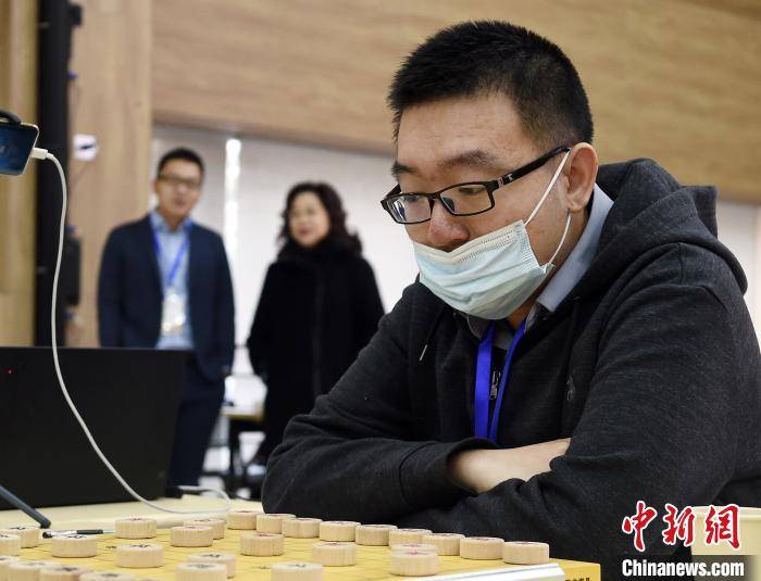 业余象棋手爆冷夺冠 成为第21位全国棋王