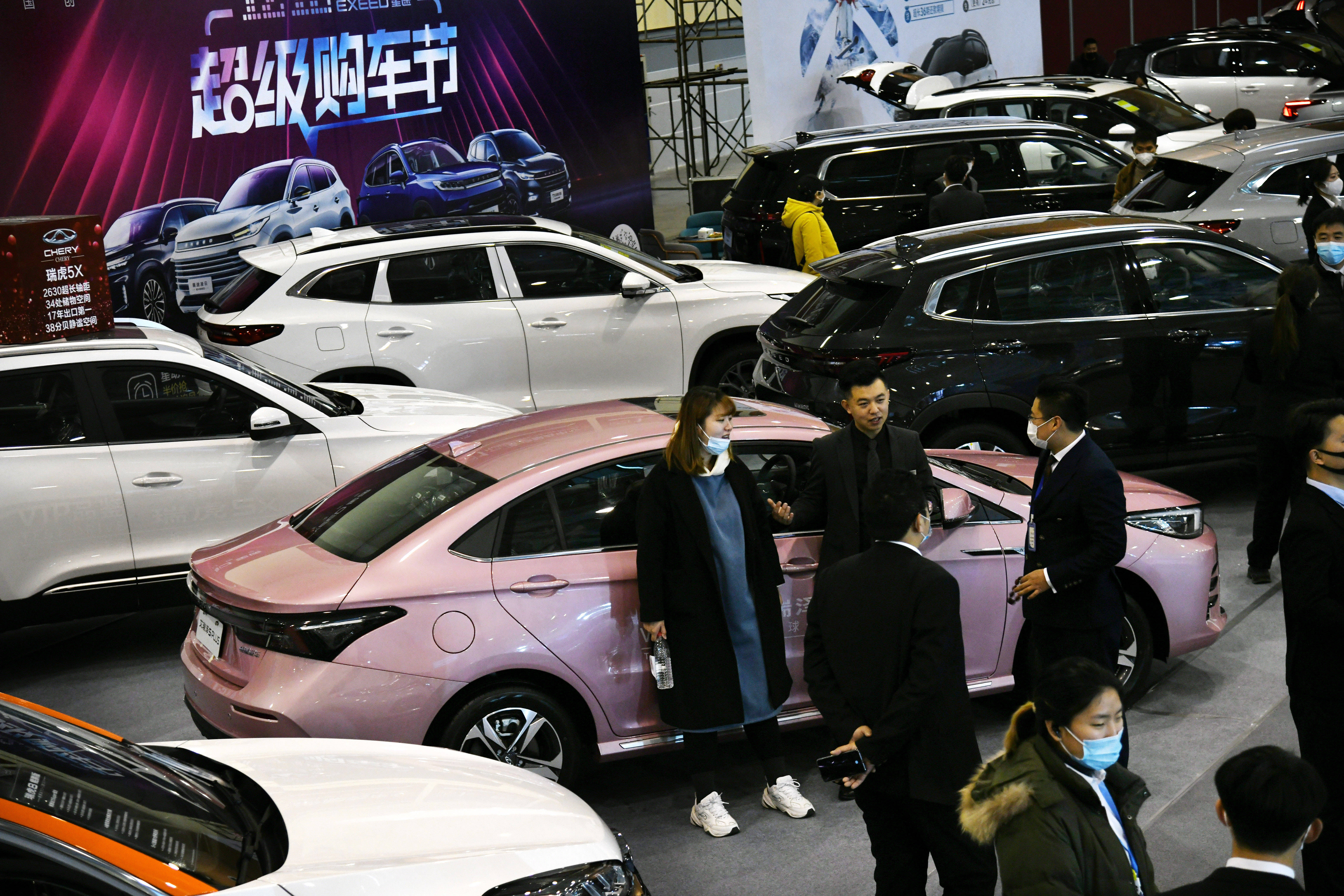 当日,2021山东国际车展在青岛国际会展中心开幕