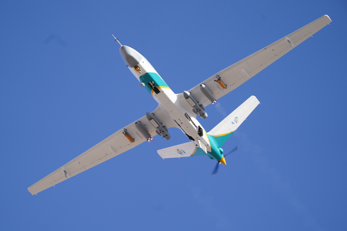 翼龙振翅 天降甘霖 国内首架人工影响天气无人机首飞成功