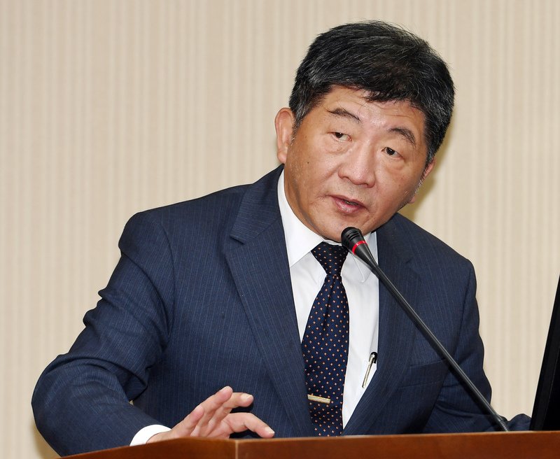 台湾民众为何打不上疫苗?台当局说法前后矛盾,被批政治搅局