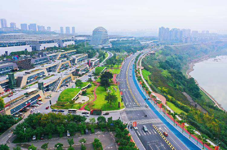 悦港大道(悦来段)实拍 截至目前 两江新区悦来国际会展城 已建成