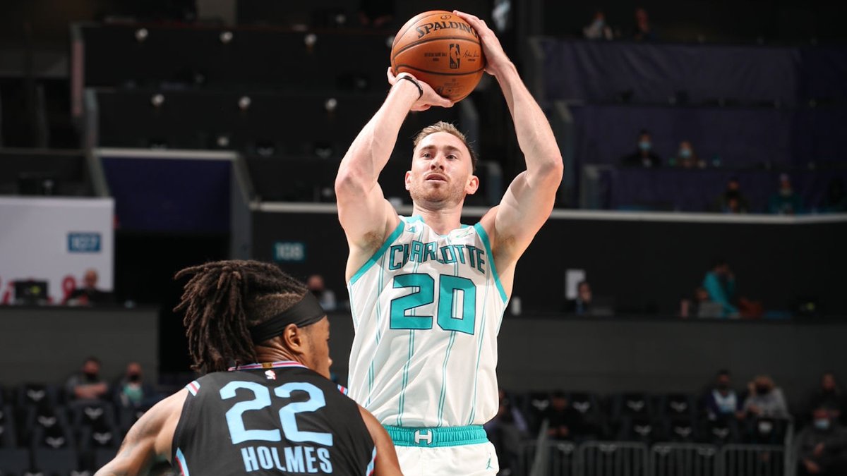 海沃德本赛季场均21.1分,三项命中率为48/41/87