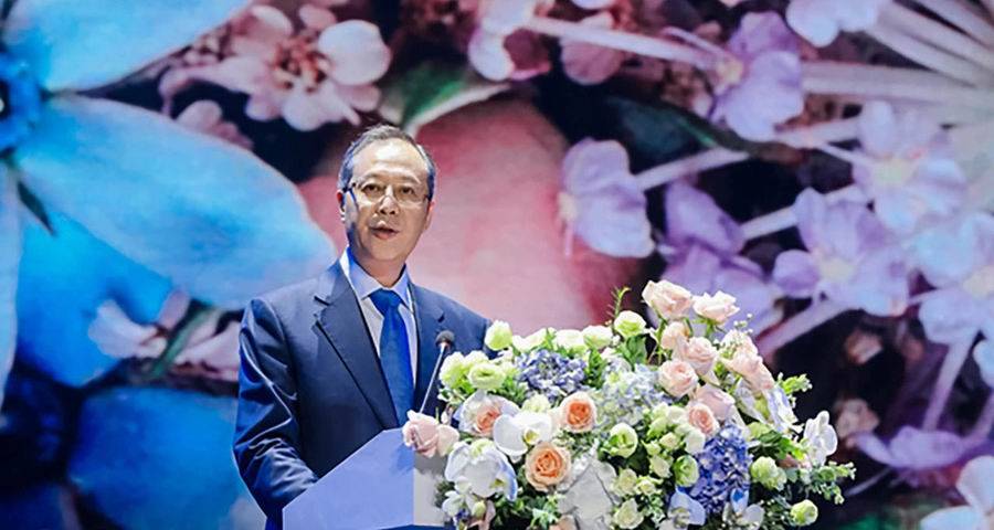 绿城中国执行董事,行政总裁 郭佳峰3月20日,一年一度的绿城中国生活