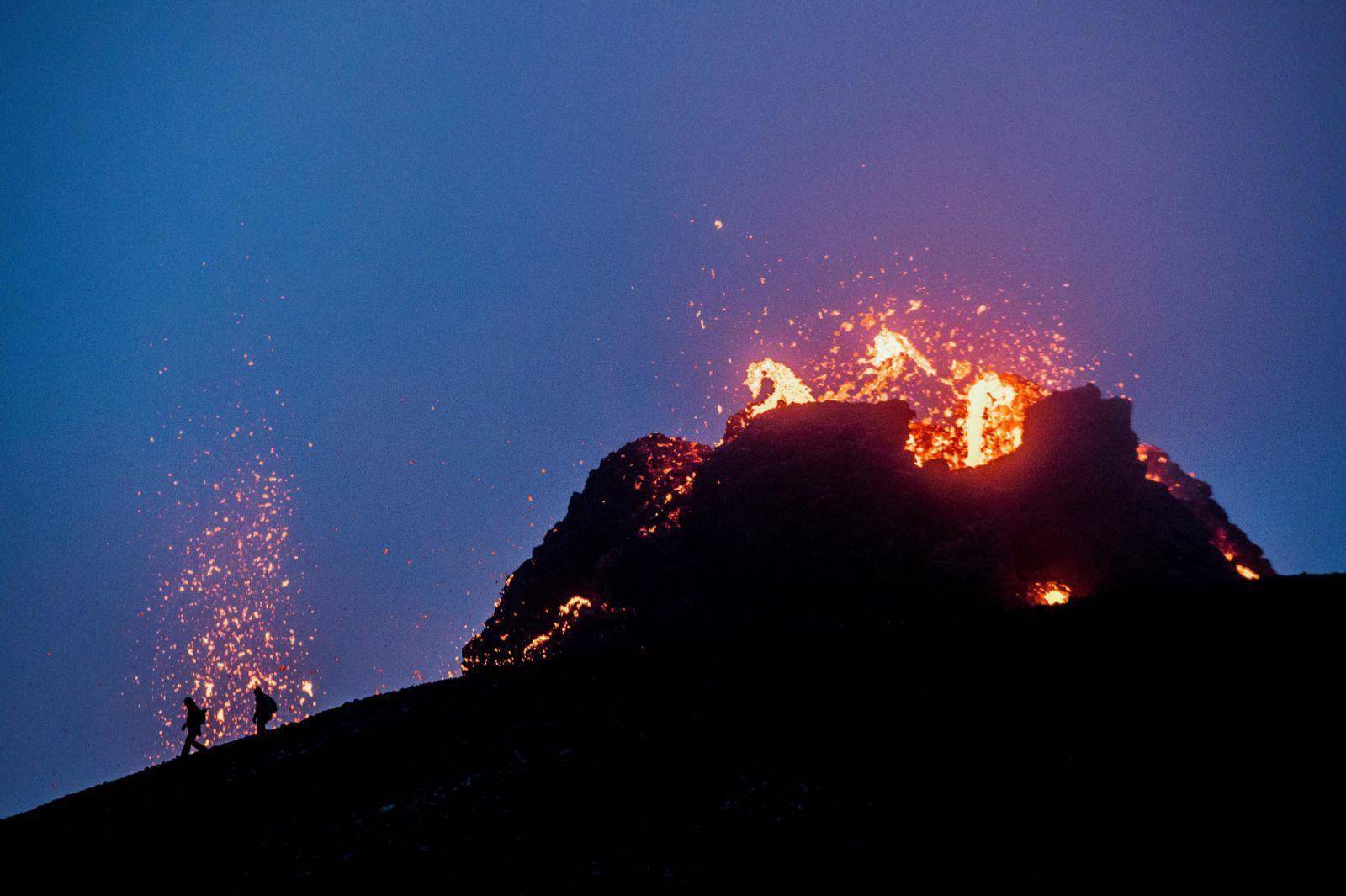 圖集丨冰島火山噴發特寫,岩漿四濺宛如