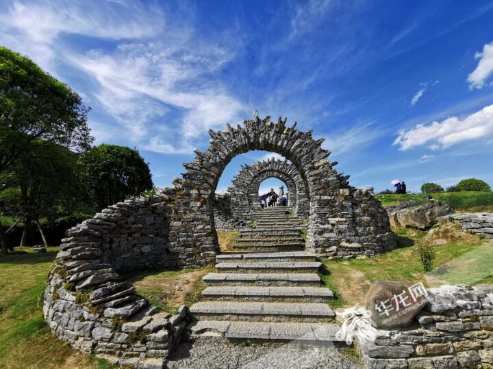 沿着高速看中国重庆 大道纵横 看见武陵山区好风光