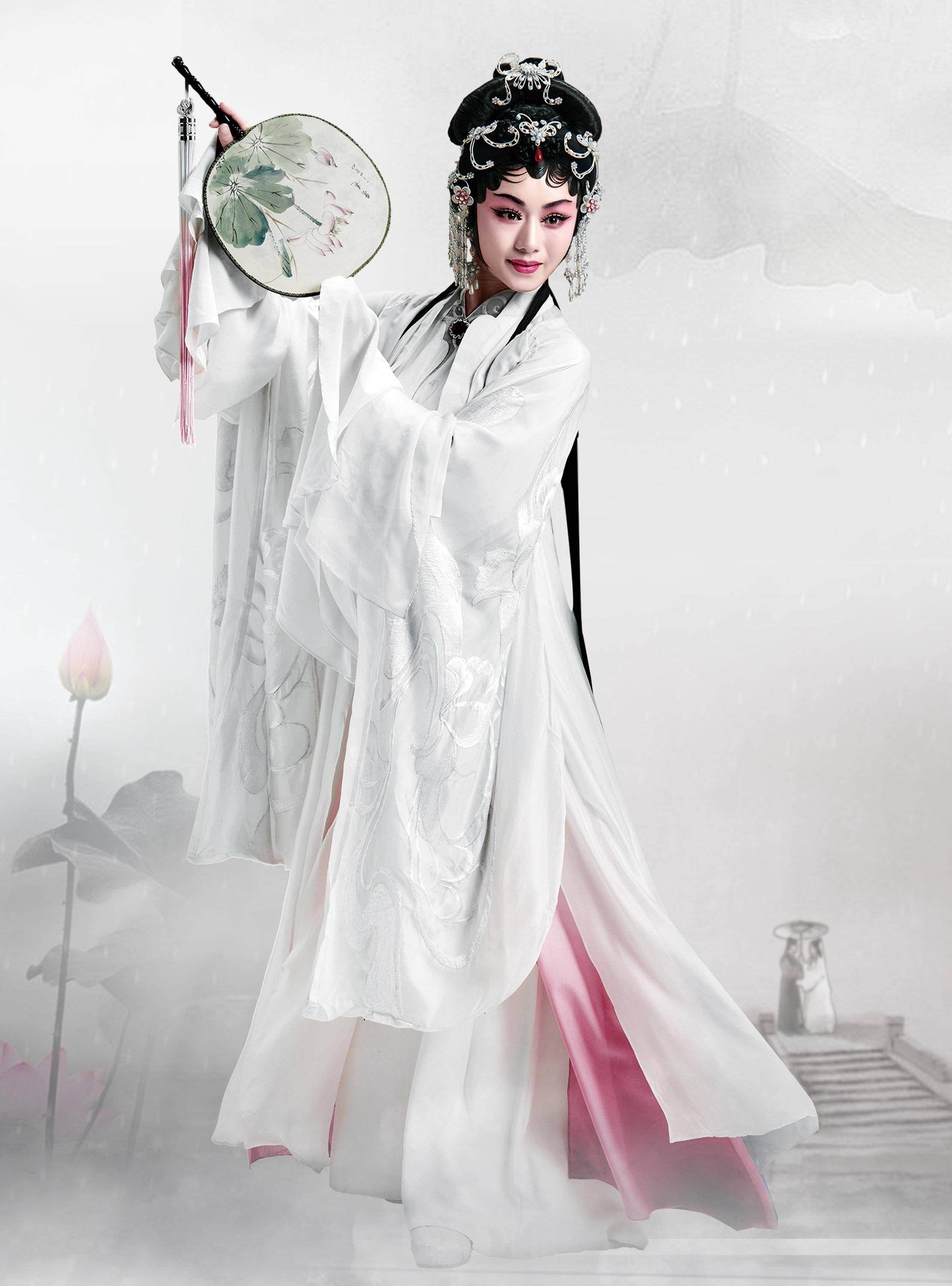 曾小敏:"白素贞"敢爱敢恨,是最时尚的女性