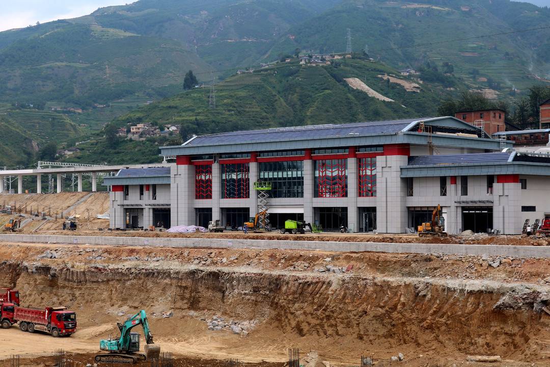成昆铁路复线冕宁站将于8月30日开通