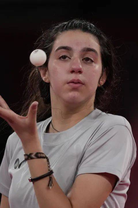 当来自难民代表团的詹姆斯·尼昂·奇恩杰克,因与其他选手发生碰撞,在