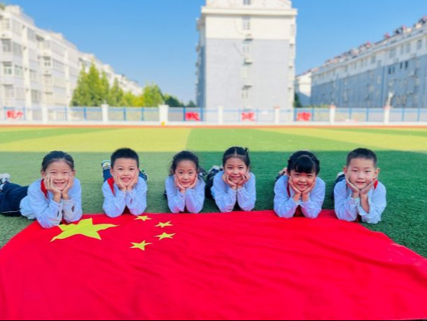 我跟国旗合张影合集⑤如果信仰有颜色，那一定是中国红