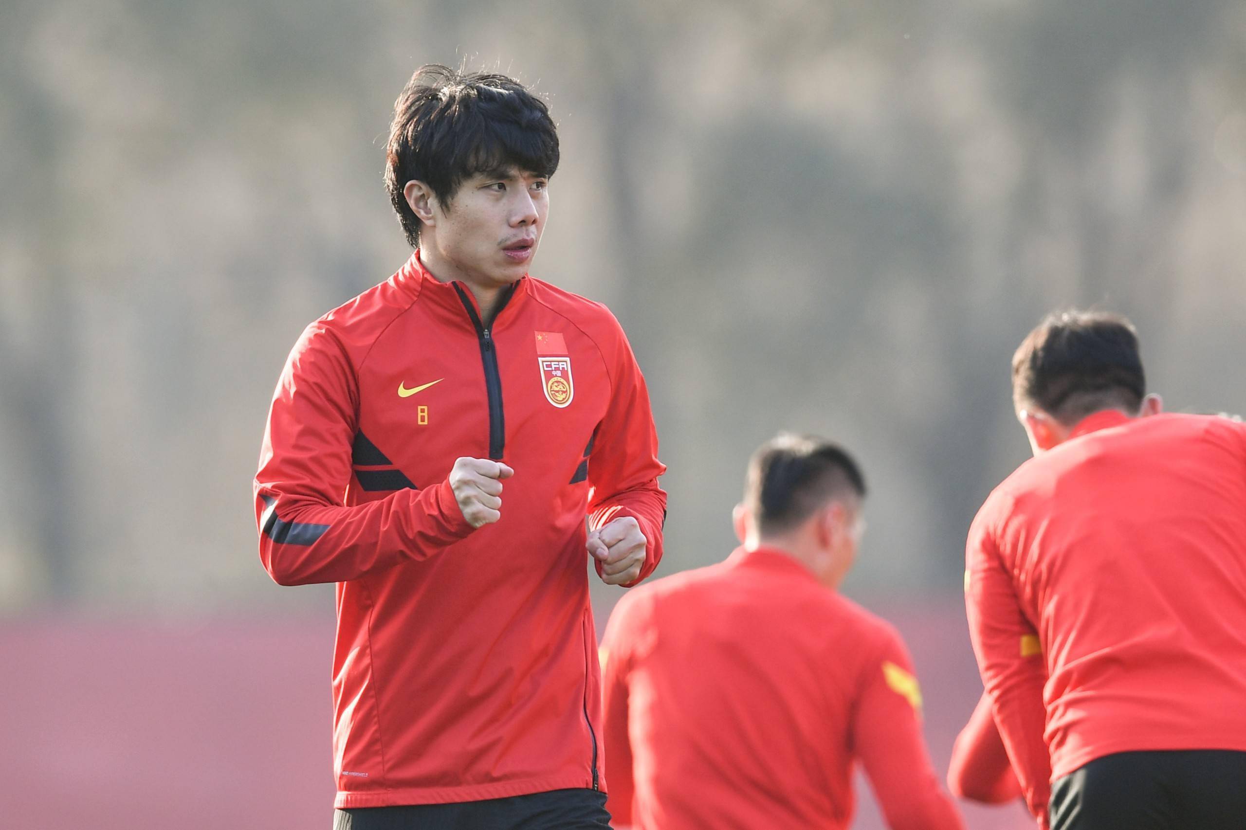 国足新帅李霄鹏不知入籍球员能否回归争取每次都进世界杯