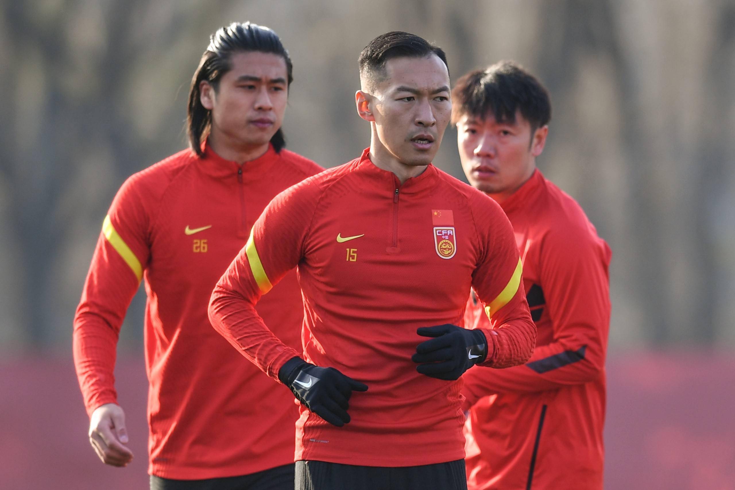 国足新帅李霄鹏不知入籍球员能否回归争取每次都进世界杯