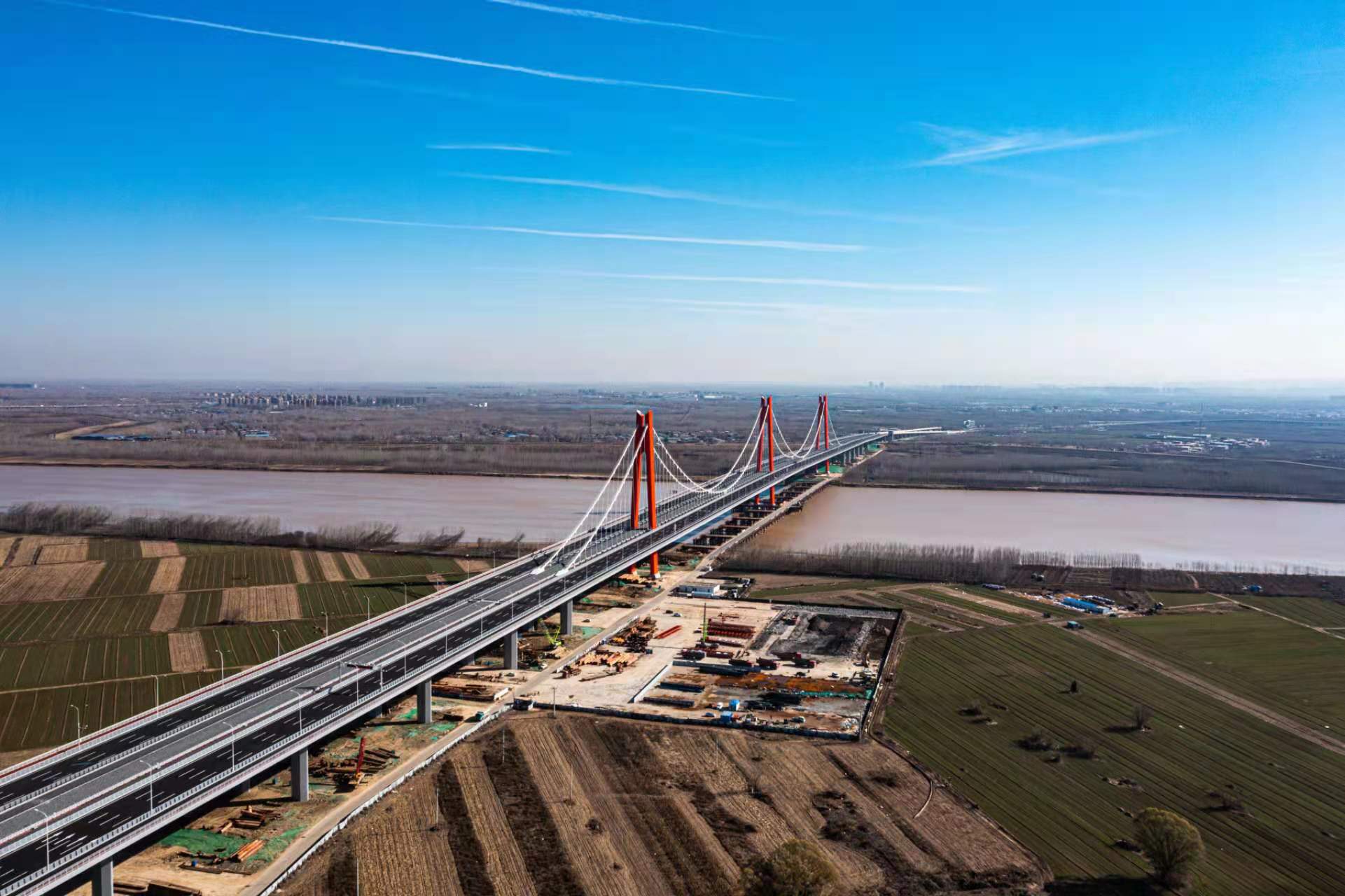 济南黄河凤凰大桥正式通车跨度宽度创多项世界第一