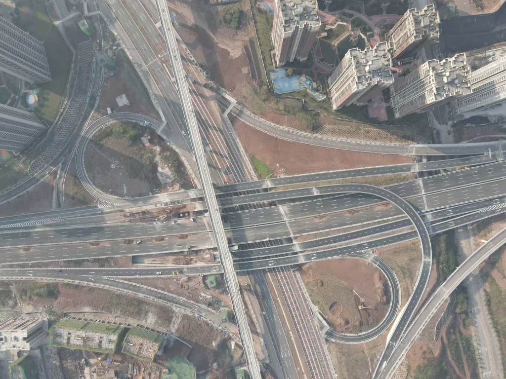 大渡口区陈家阁立交,向东跨越长江后,止于巴南区内环快速路太阳岗立交