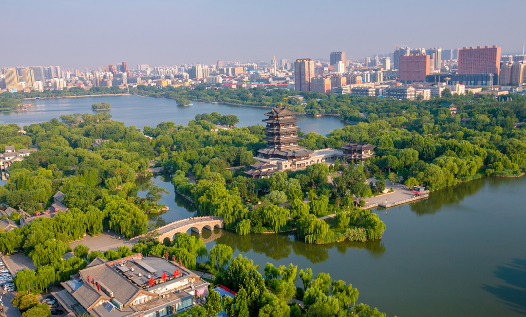 美上央视跟着宗师列传唐宋八大家打卡泉城济南