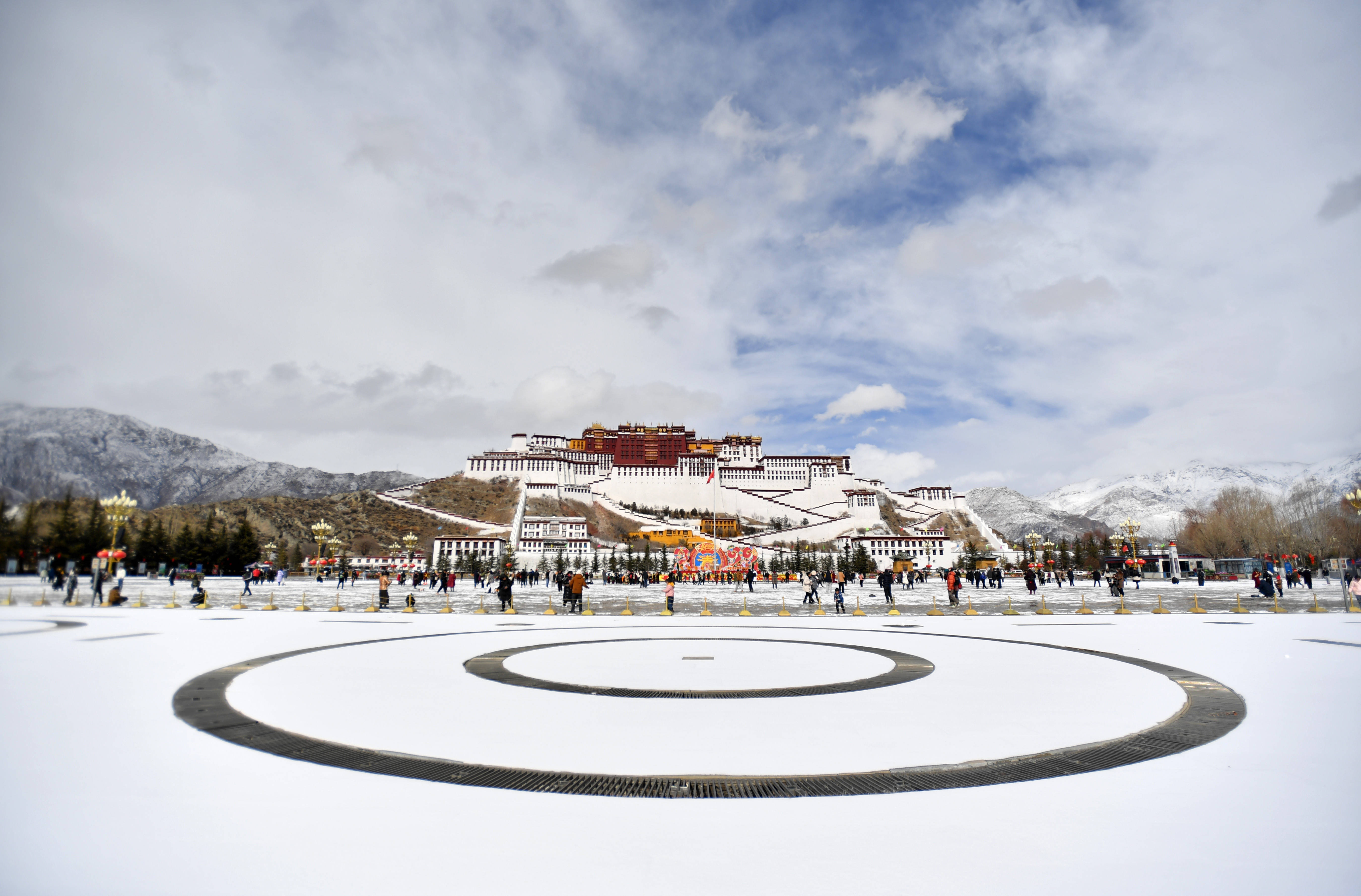 照片,拉萨,2022年2月5日拉萨:瑞雪兆丰年2月5日拍摄的雪后布达拉宫