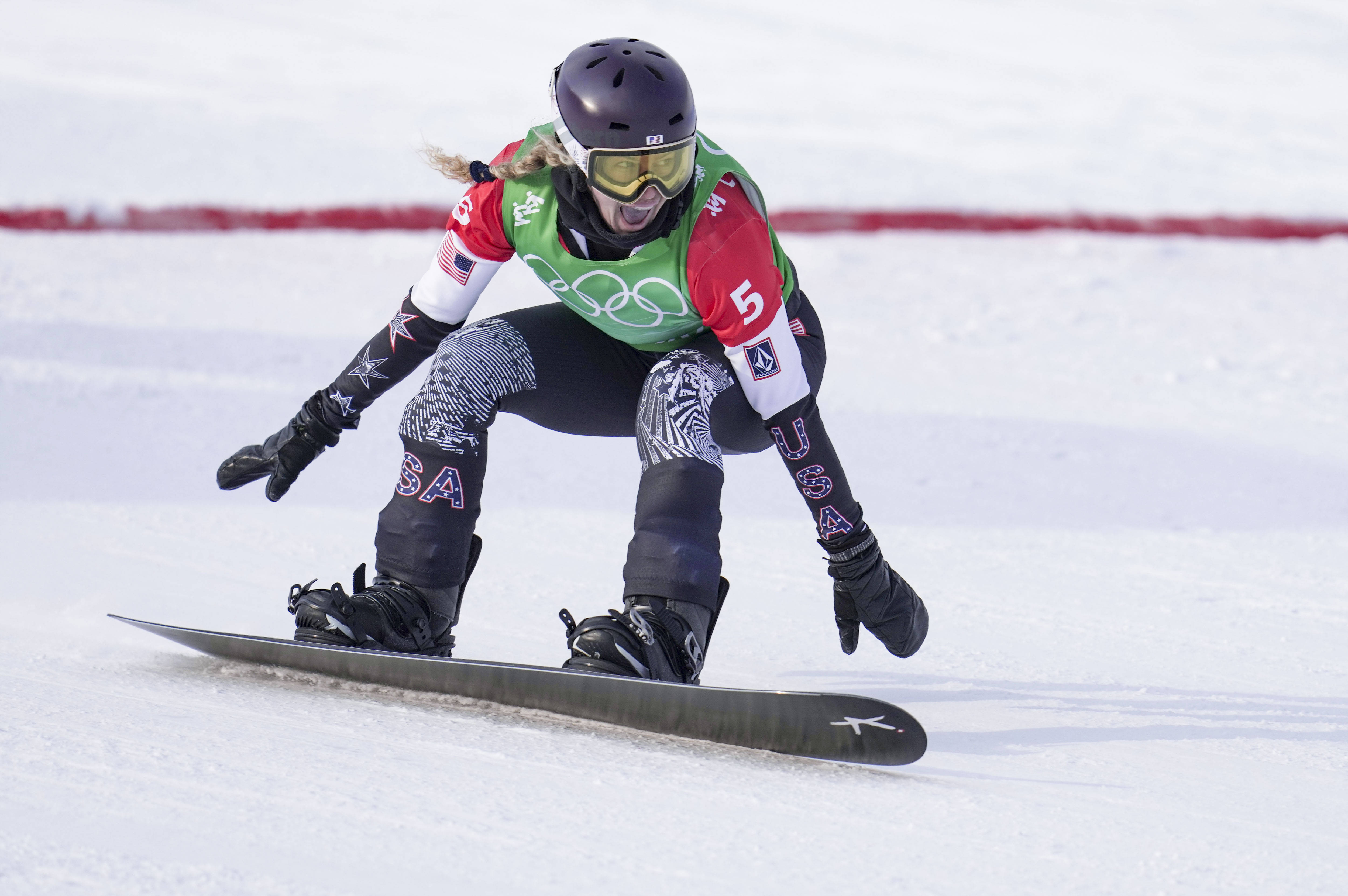 单板滑雪女子障碍追逐决赛美国选手夺冠