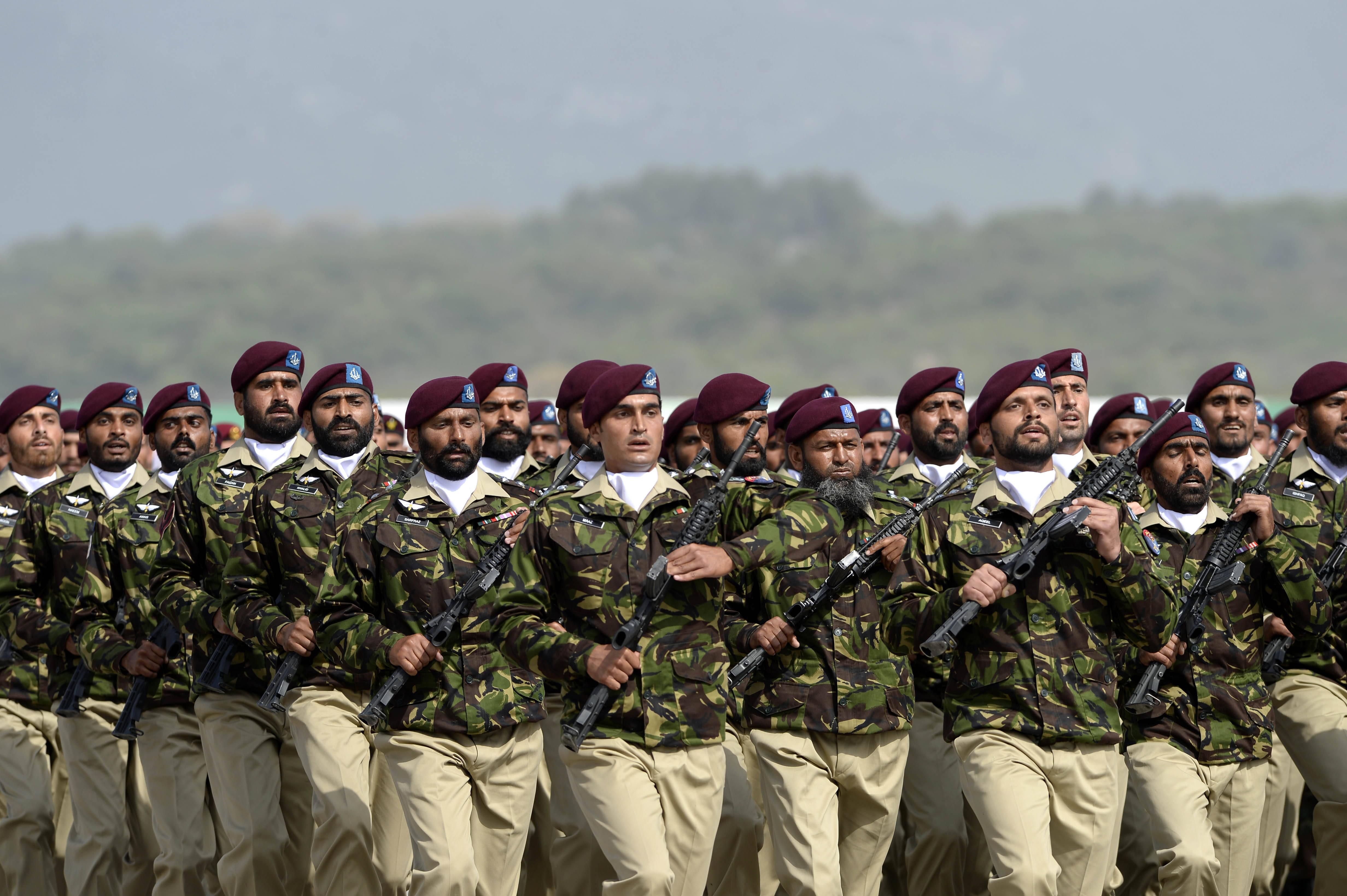 巴基斯坦举行阅兵式庆祝巴基斯坦日