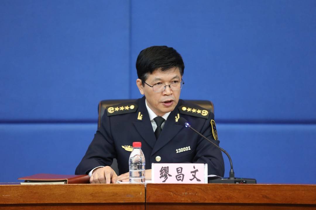 黑龙江海事局局长缪昌文介绍,今年,为防止开江期间出现重大船舶险情和