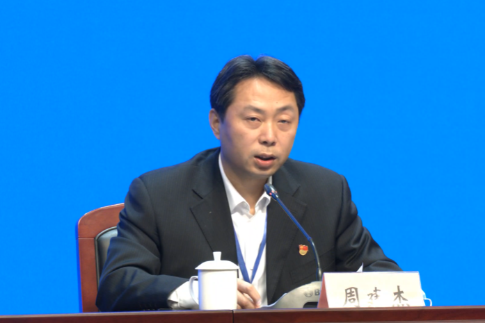 研究部署蔬菜保供,由物资保障组牵头,嘉服集团会同属地政府和相关部门