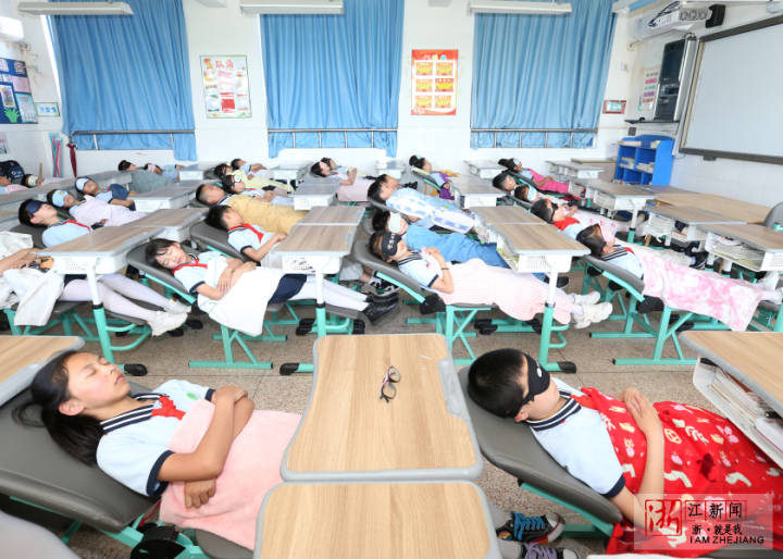 厉害了安吉一小学师生共同设计午睡椅
