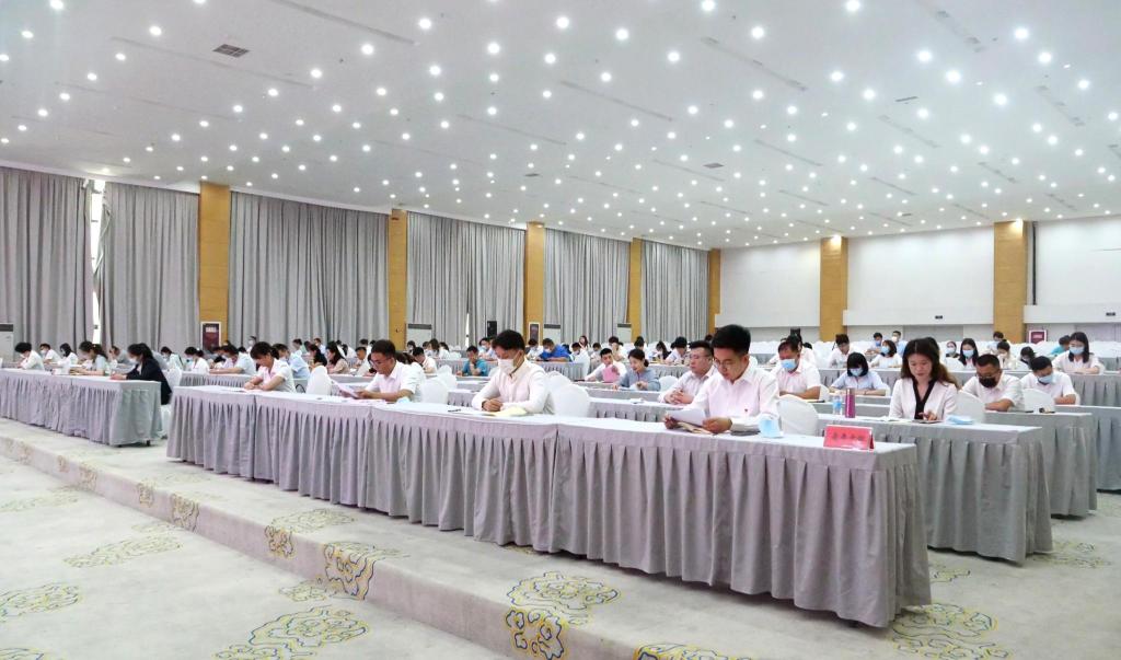 首先由通济新区党工委副书记江守忠同志传达了《中共青岛市即墨区委