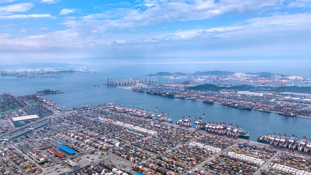 山东港口青岛港逆势飞扬,跑赢全国港口增速!-齐鲁晚报网