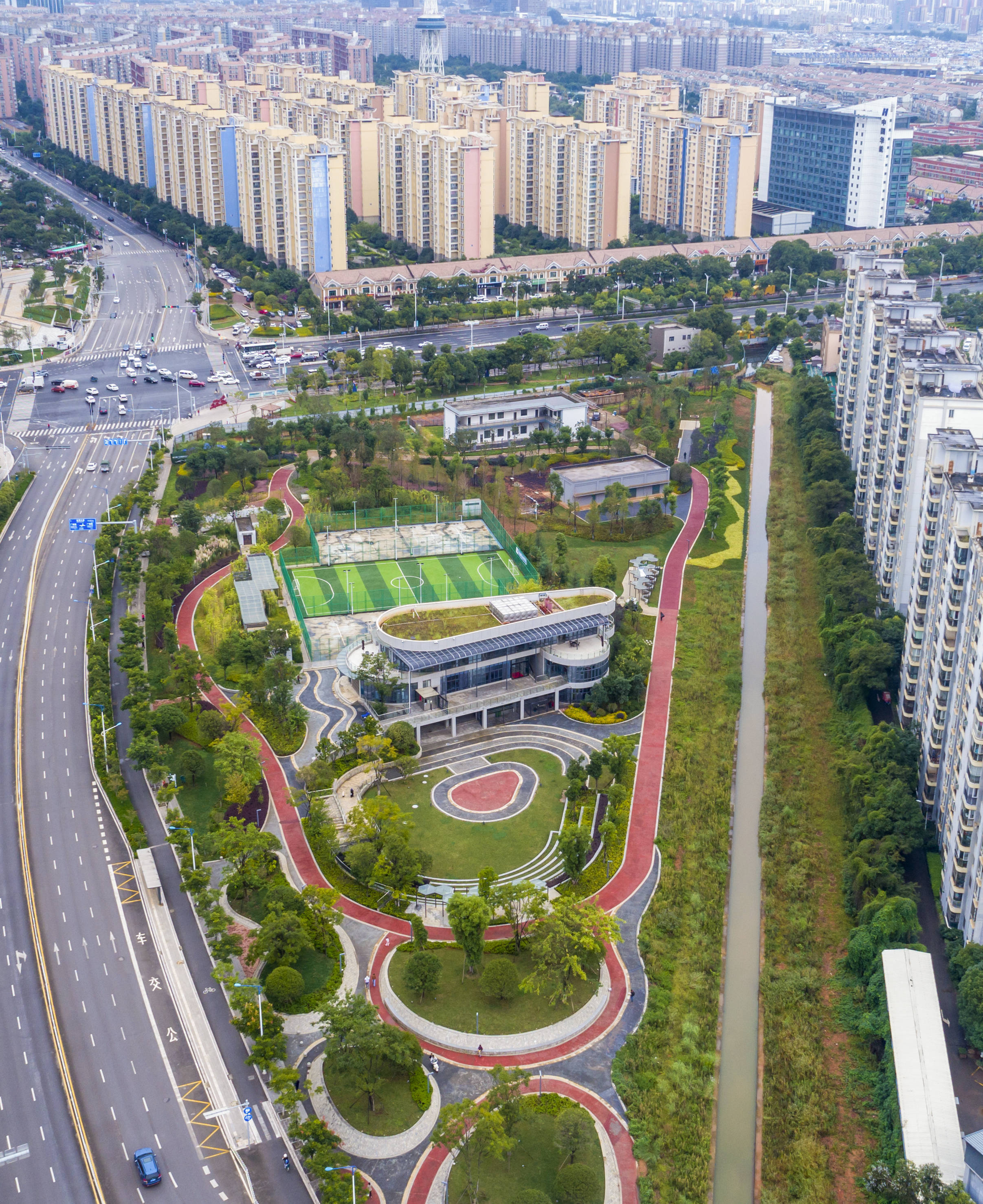 昆明:"口袋公园"扮靓城市空间