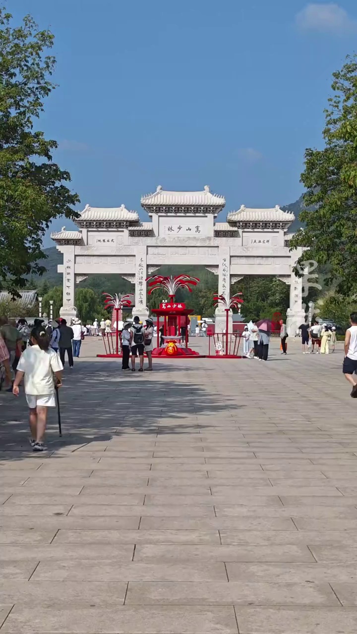 （原创）风暴下的少林寺热闹一如往常，方丈室已被铁皮封死