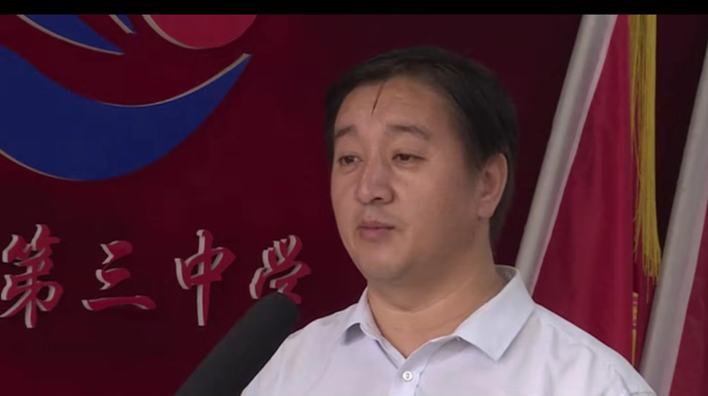 临沂三中教务处主任高翔努力做一名对学生影响最大的老师