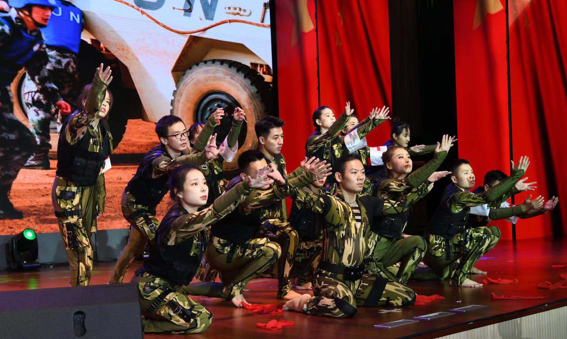 联勤保障部队第九六〇医院举行庆祝国庆节文艺演出