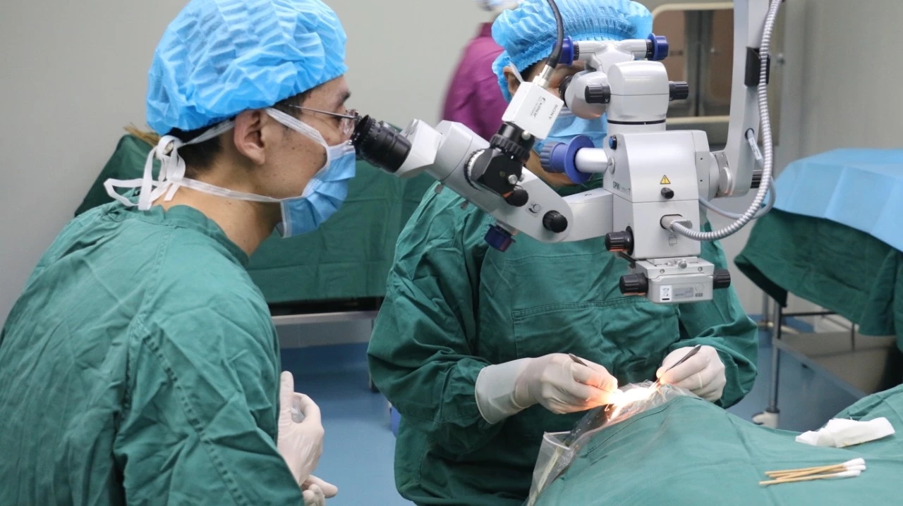 ApxW27_1566456192402